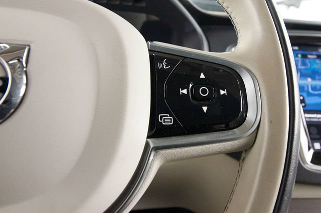 Certified 2023 Volvo XC90 B6 Plus AWD/4WD image 17