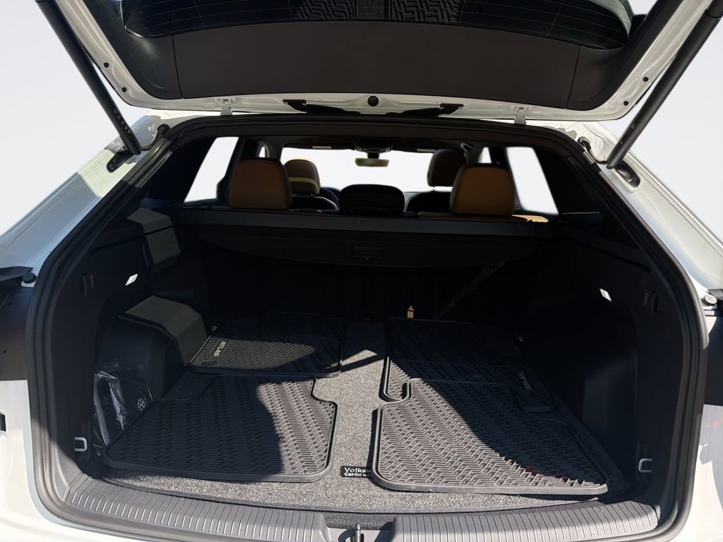 Used 2025 Volkswagen Atlas Cross Sport SEL R-Line AWD/4WD image 20