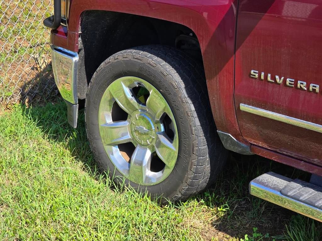 Used 2015 Chevrolet Silverado 1500 LTZ Z71 w/ LTZ Plus Package AWD/4WD image 18