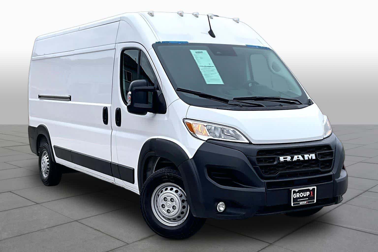Used 2025 RAM ProMaster 2500 w/ Convenience Group FWD image 3