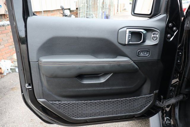 Used 2025 Jeep Wrangler Unlimited Rubicon 392 image 13