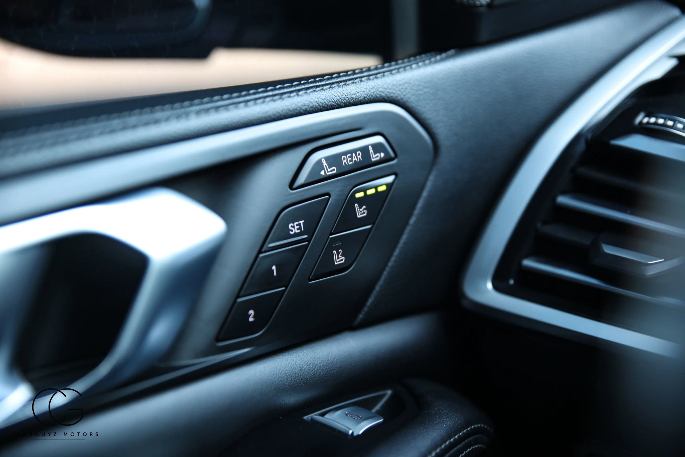 Used 2020 BMW X7 M50i w/ Dynamic Handling Package image 45