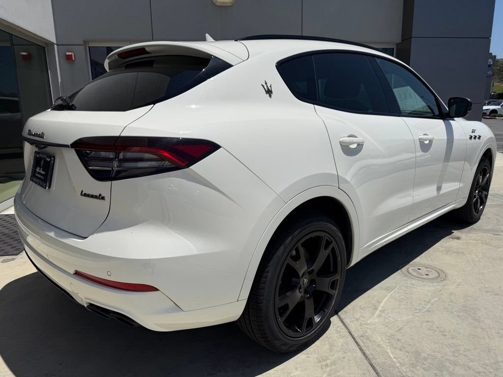 Certified 2022 Maserati Levante GT AWD/4WD image 4
