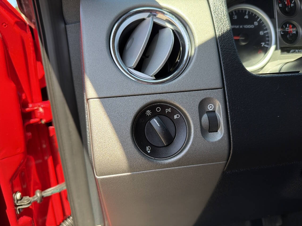 Used 2006 Ford F150 XLT AWD/4WD image 37