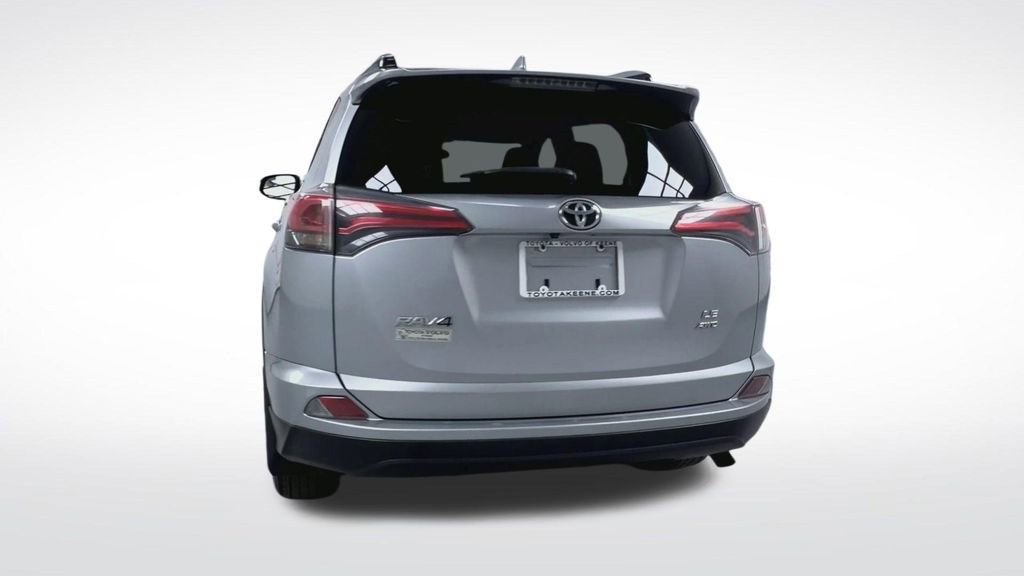Used 2018 Toyota RAV4 LE w/ Carpet Mat Package image 7