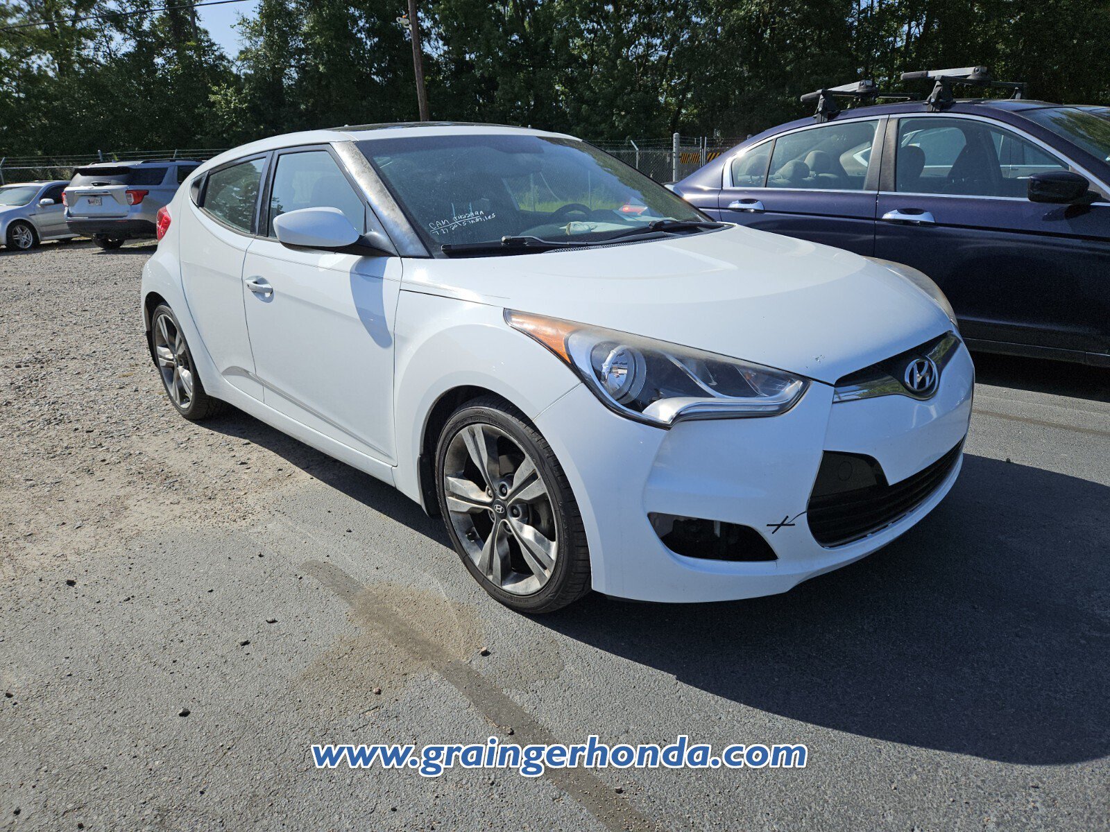 Used 2017 Hyundai Veloster Value Edition FWD image 5