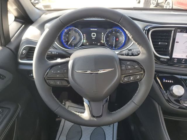 New 2026 Chrysler Pacifica Limited w/ S Appearance Package AWD/4WD image 19