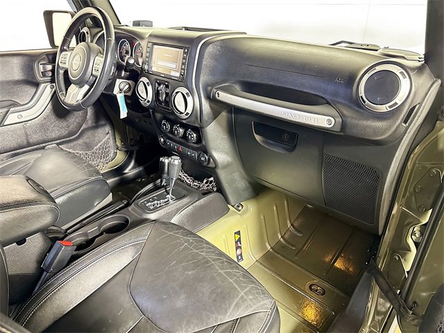 Used 2015 Jeep Wrangler Unlimited Rubicon image 27