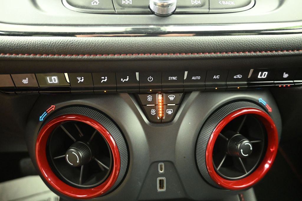 Used 2022 Chevrolet Blazer RS AWD/4WD image 21
