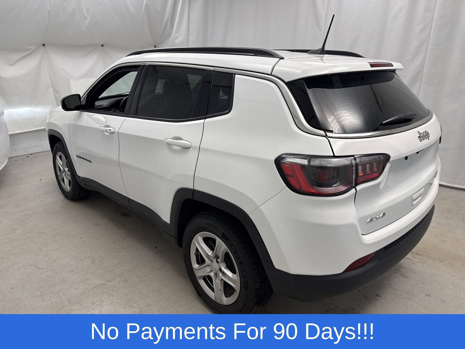 Used 2023 Jeep Compass Latitude AWD/4WD image 5