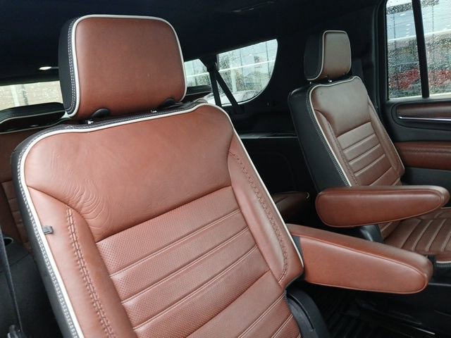 Used 2023 GMC Yukon XL Denali Ultimate image 13