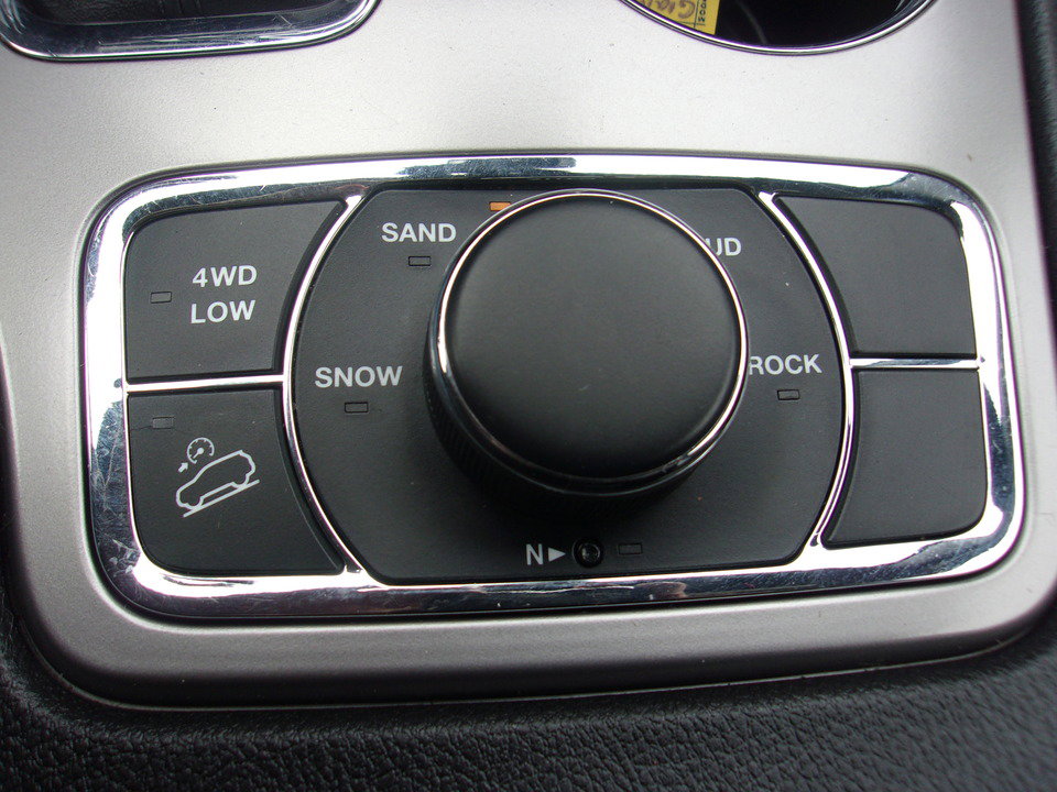 Used 2022 Jeep Grand Cherokee Laredo X image 24