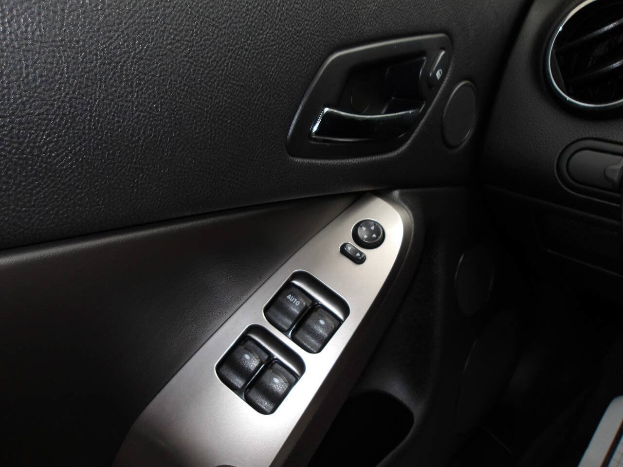 Used 2009 Pontiac G6 GT w/ Sport Package 1 FWD image 19