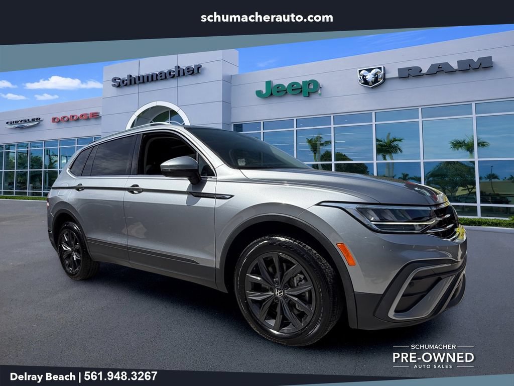 Used 2024 Volkswagen Tiguan SE FWD image 1