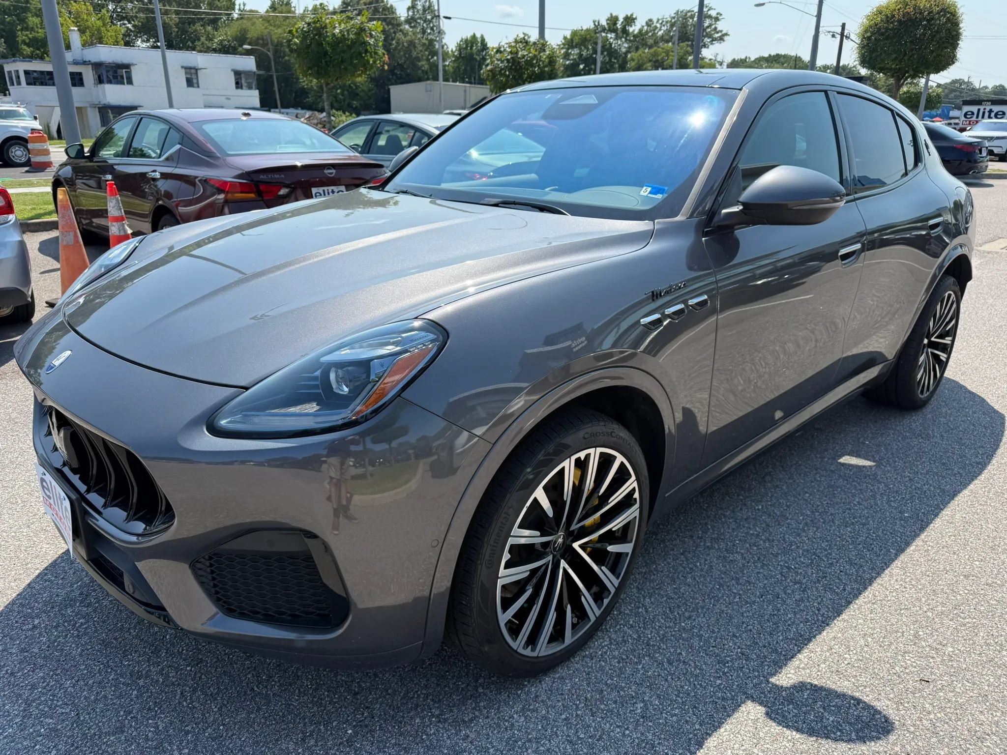 Used 2023 Maserati Grecale Modena AWD/4WD image 3