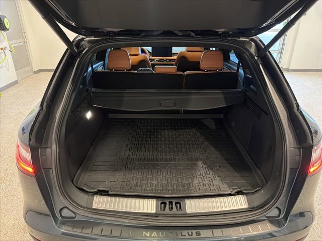 Used 2022 Lincoln Nautilus Black Label w/ Class II Trailer Tow Package image 18