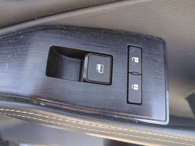 Used 2023 Nissan Rogue SV w/ SV Premium Package FWD image 37