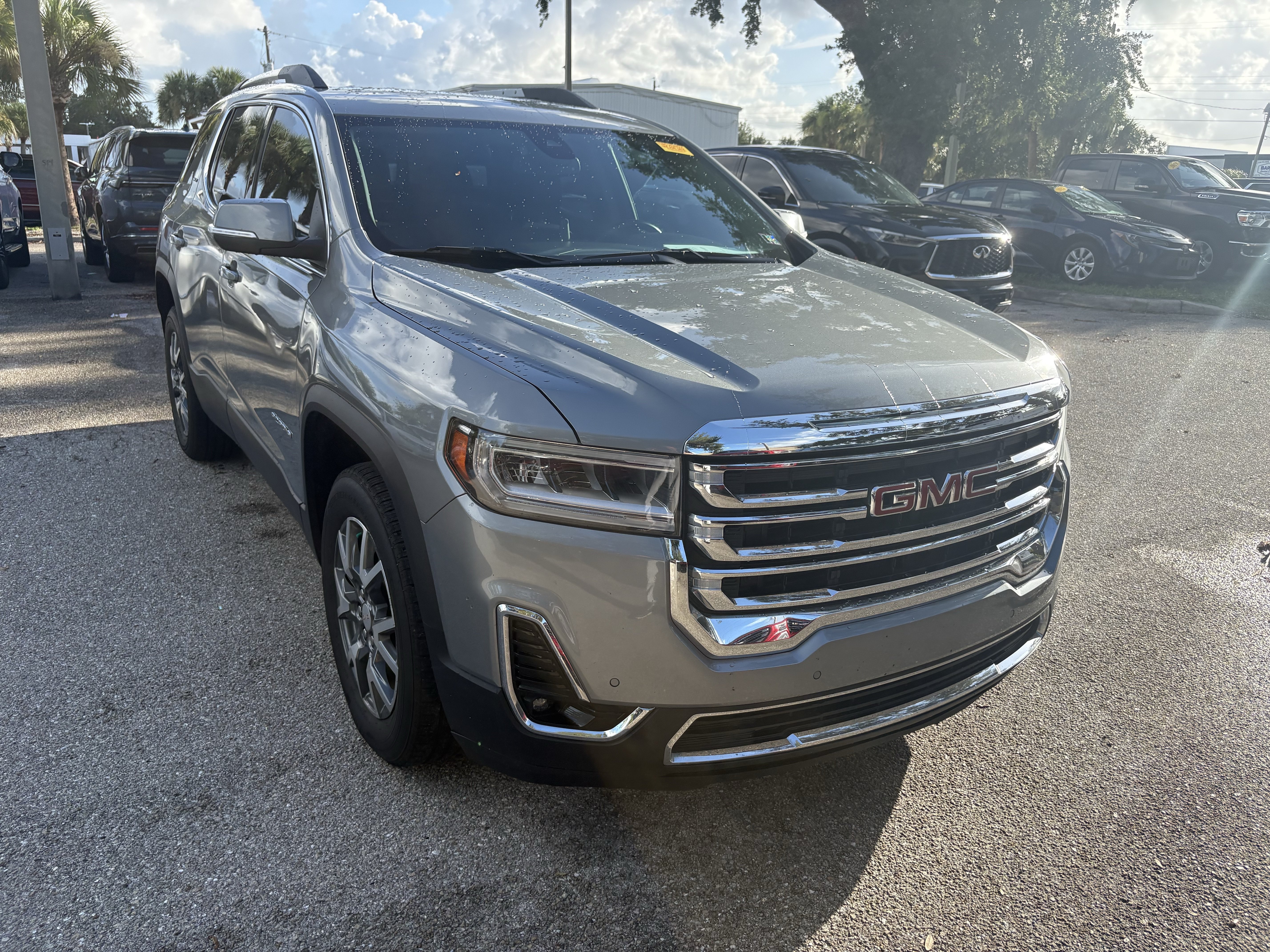Used 2023 GMC Acadia SLT