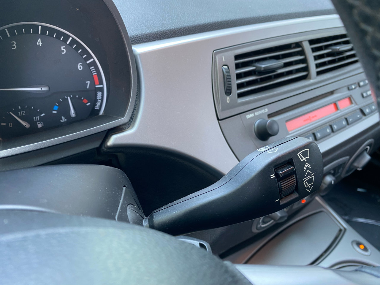 Used 2004 BMW Z4 2.5i image 33