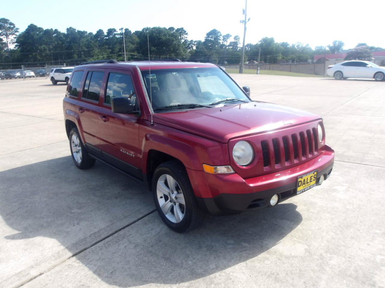 Used 2014 Jeep Patriot Latitude FWD image 4