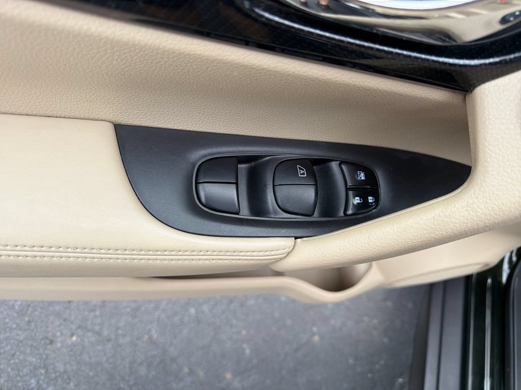 Used 2019 Nissan Rogue SL w/ Premium Package AWD/4WD image 22