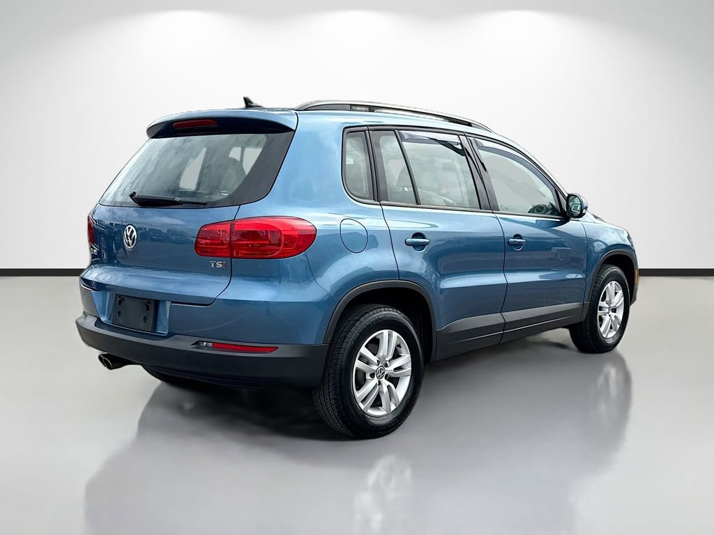 Used 2017 Volkswagen Tiguan S image 3