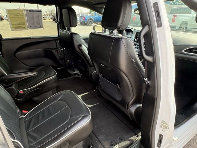 Used 2025 Chrysler Pacifica Limited FWD image 27