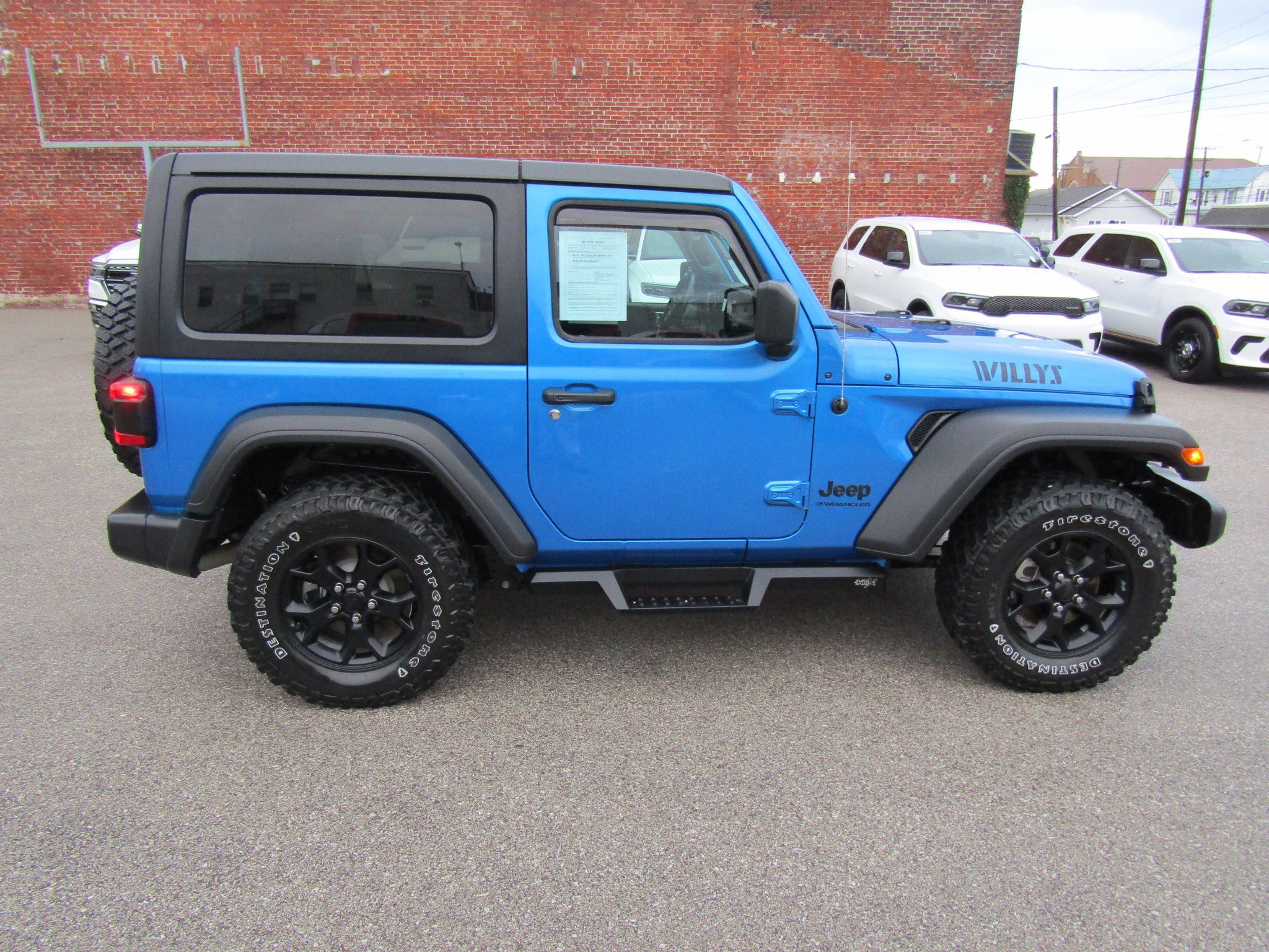 Used 2023 Jeep Wrangler Willys AWD/4WD image 2