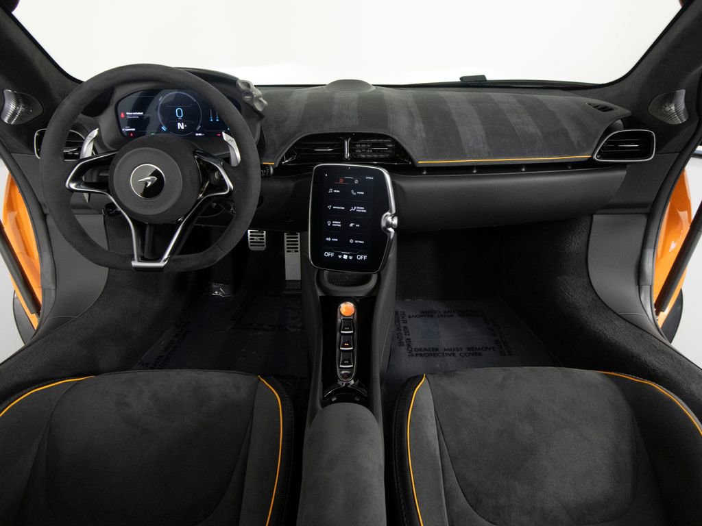 Used 2025 McLaren Artura Spider image 33
