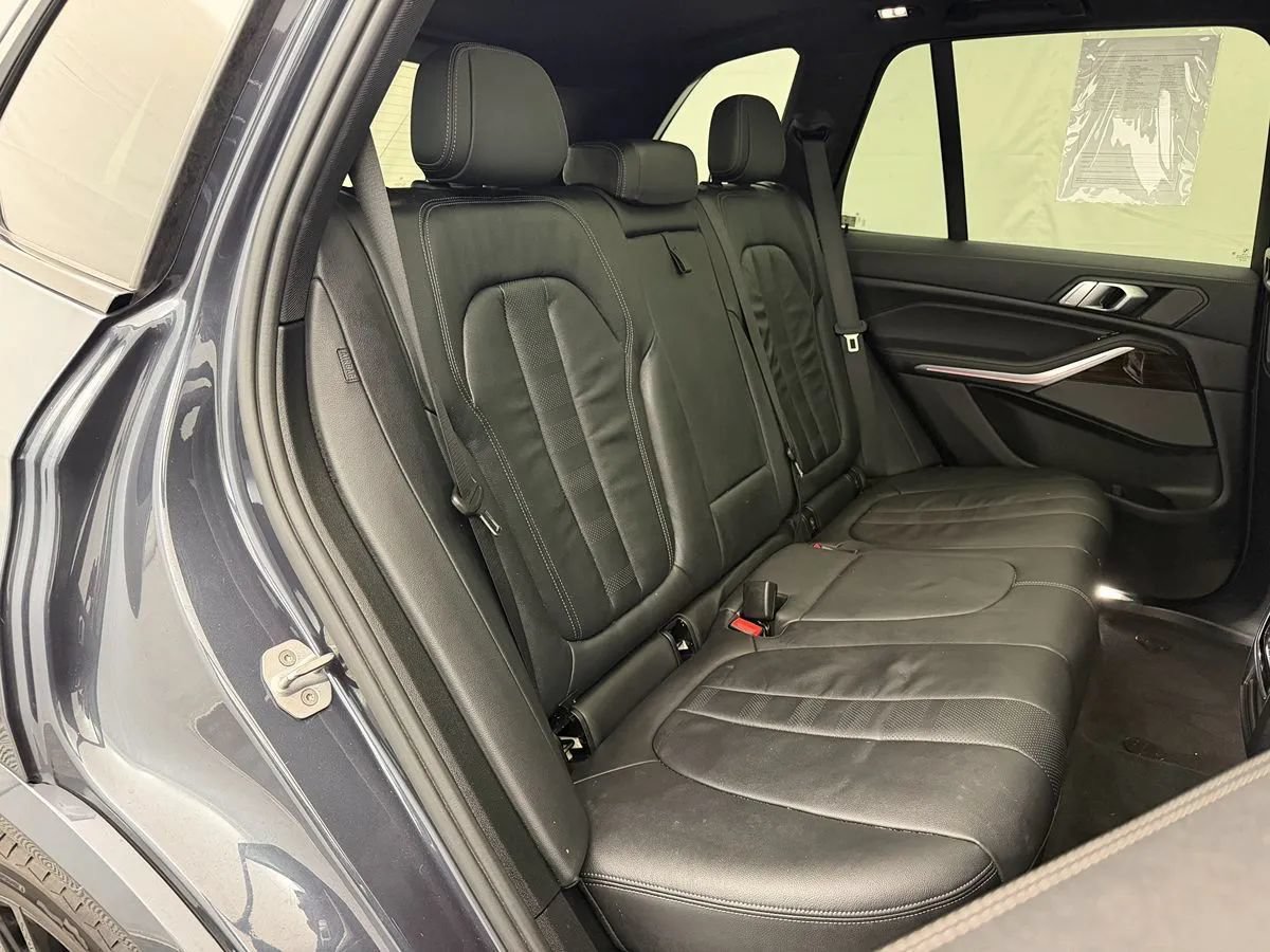 Used 2020 BMW X5 M50i AWD/4WD image 35