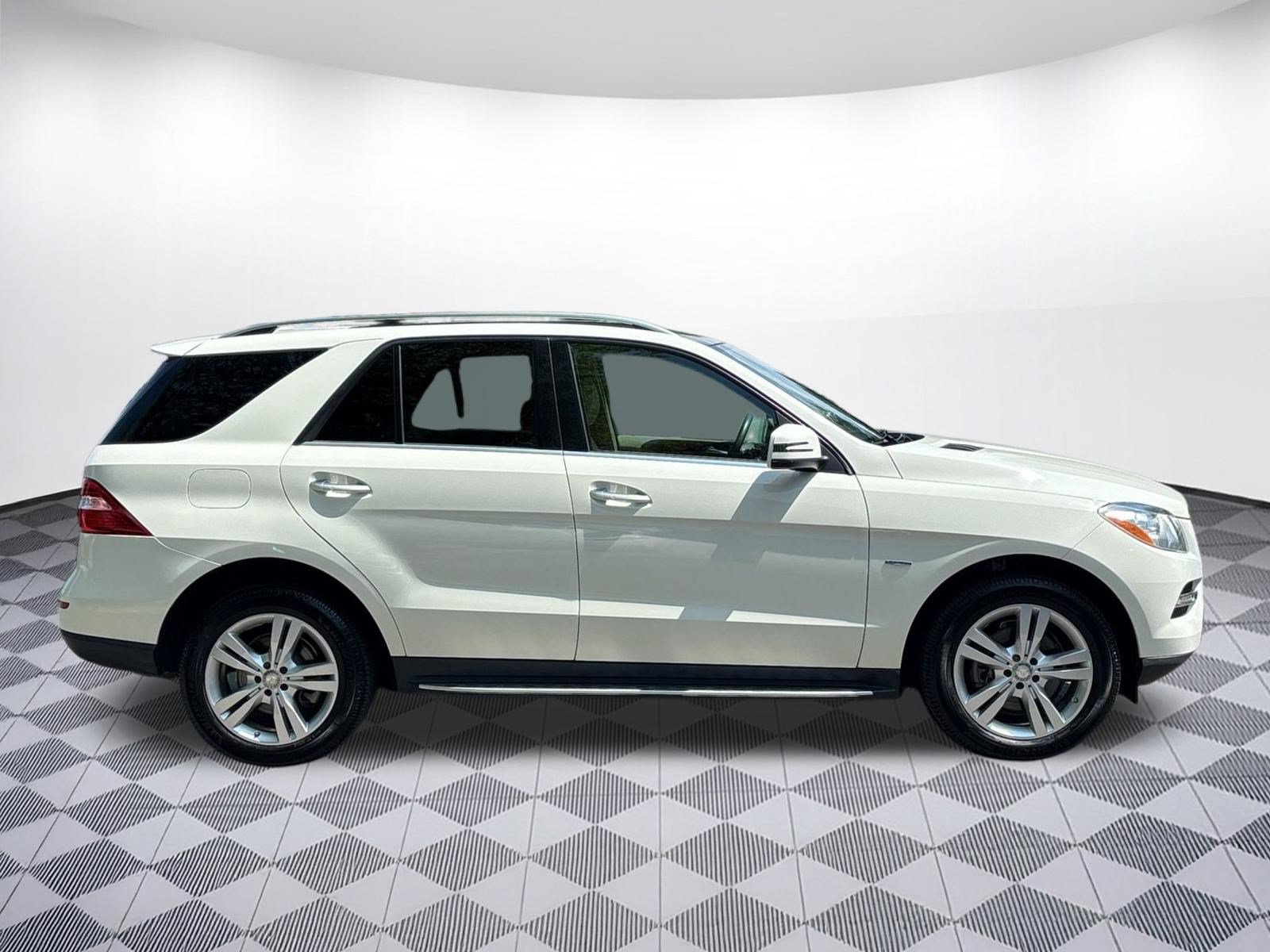 Used 2012 Mercedes-Benz ML 350 BlueTEC 4MATIC image 6
