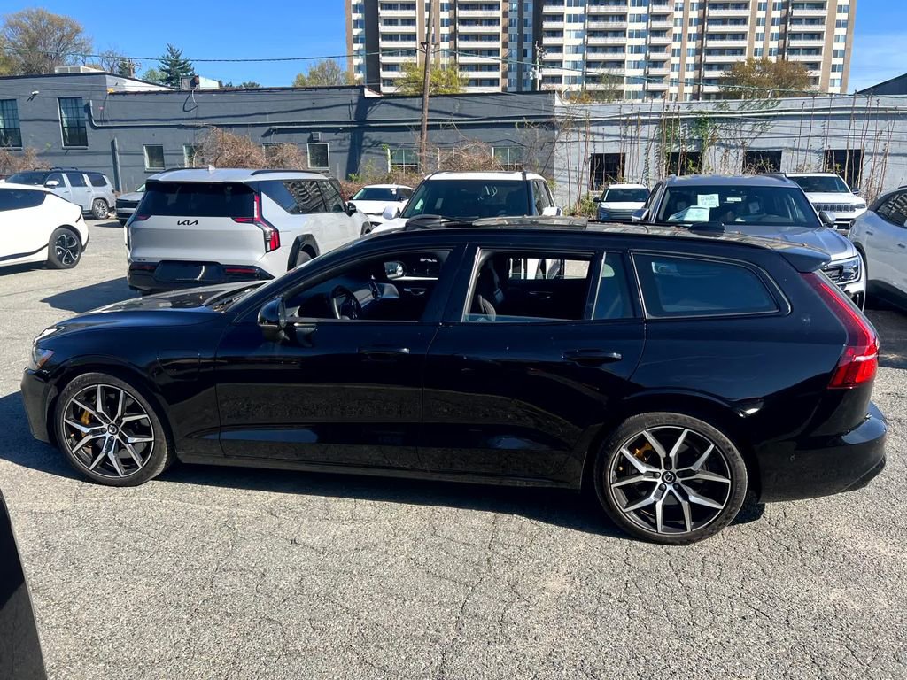 Used 2024 Volvo V60 T8 Polestar image 3