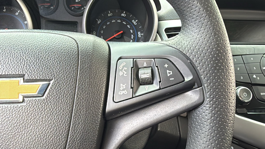 Used 2014 Chevrolet Cruze LS FWD image 29
