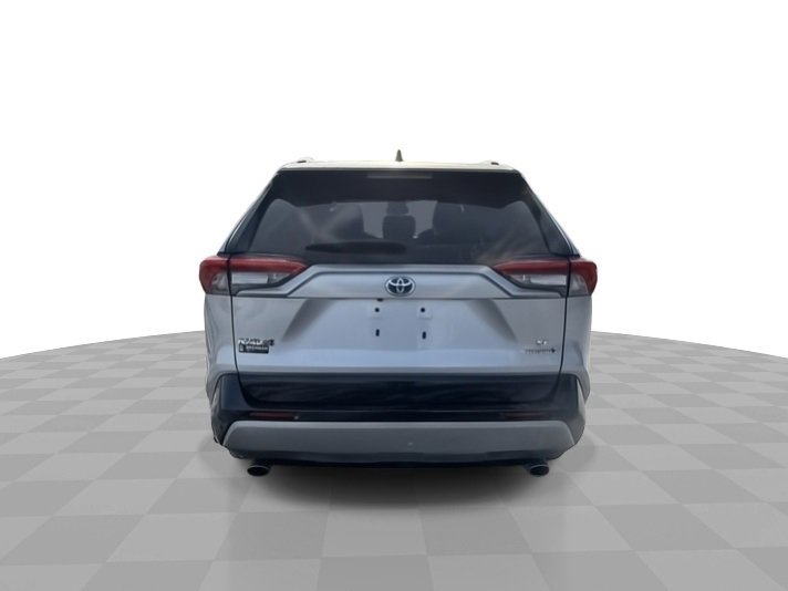 Used 2022 Toyota RAV4 SE image 7