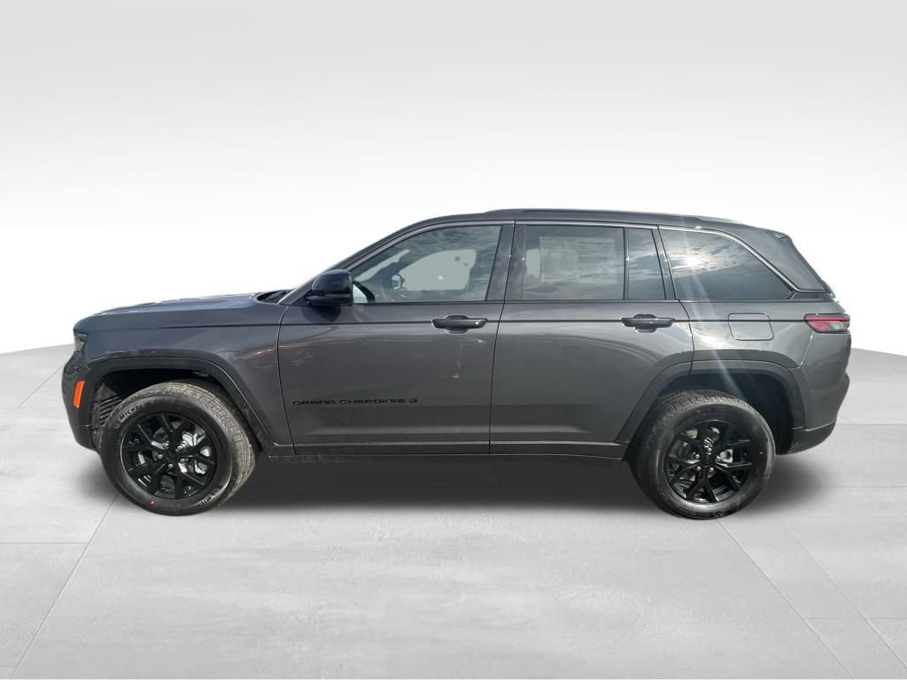New 2026 Jeep Grand Cherokee Altitude AWD/4WD image 18