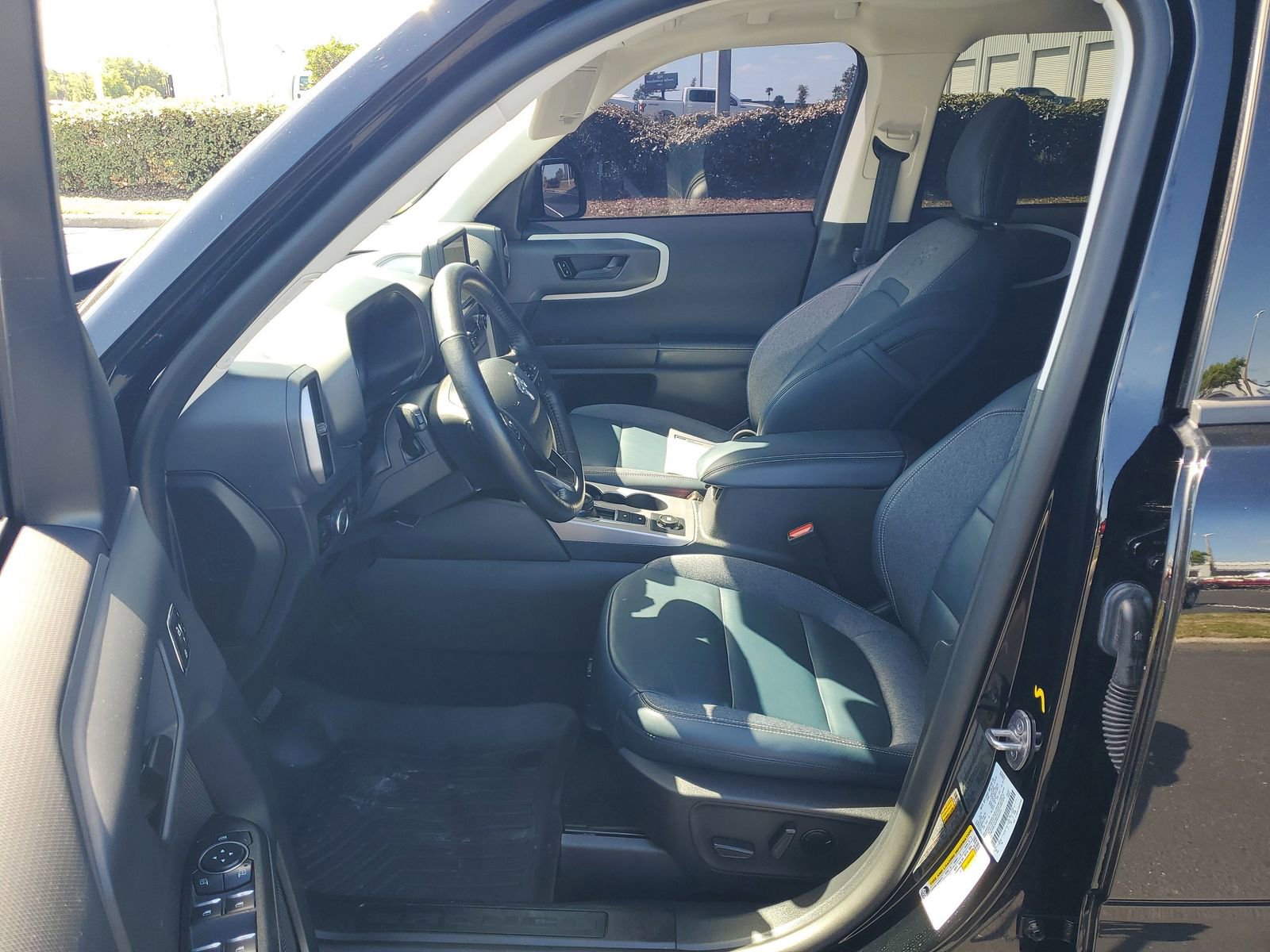 Certified 2023 Ford Bronco Sport Outer Banks w/ Tech Package AWD/4WD image 17