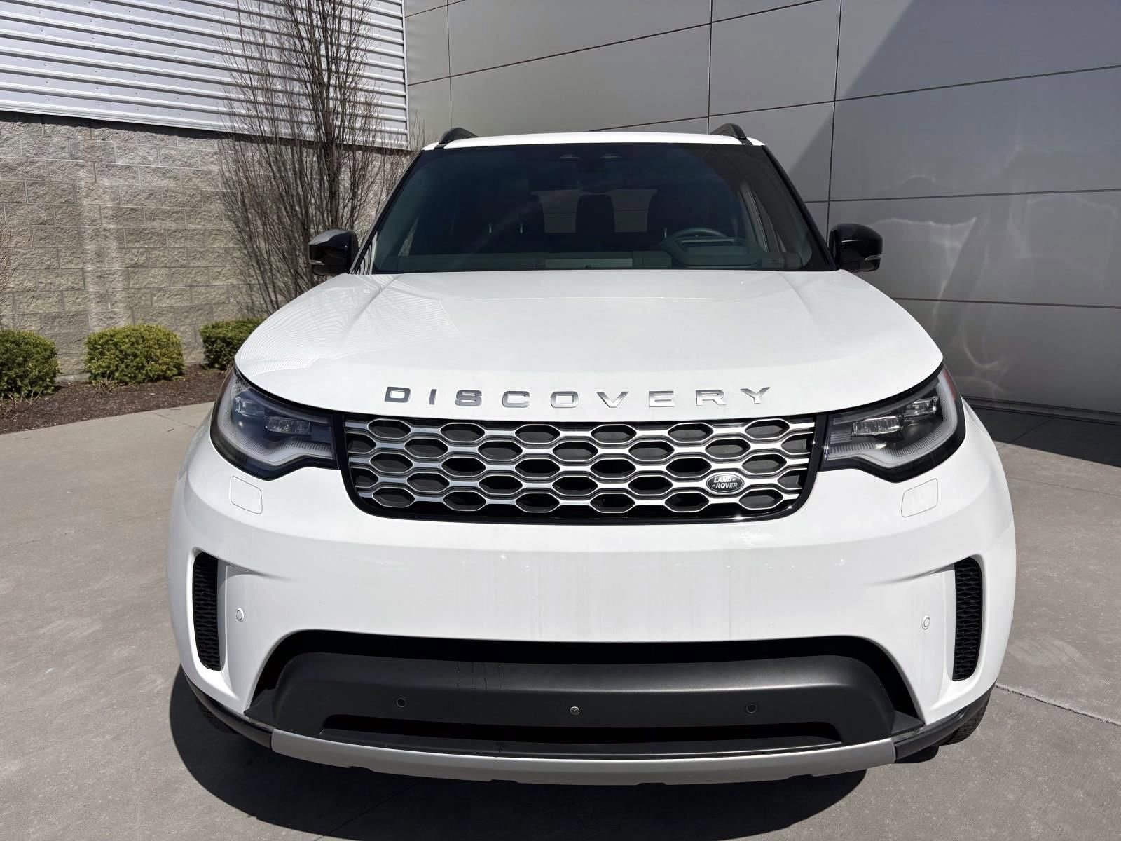 Used 2025 Land Rover Discovery S AWD/4WD image 2
