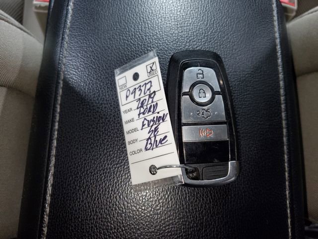 Used 2019 Ford Fusion SE FWD image 31
