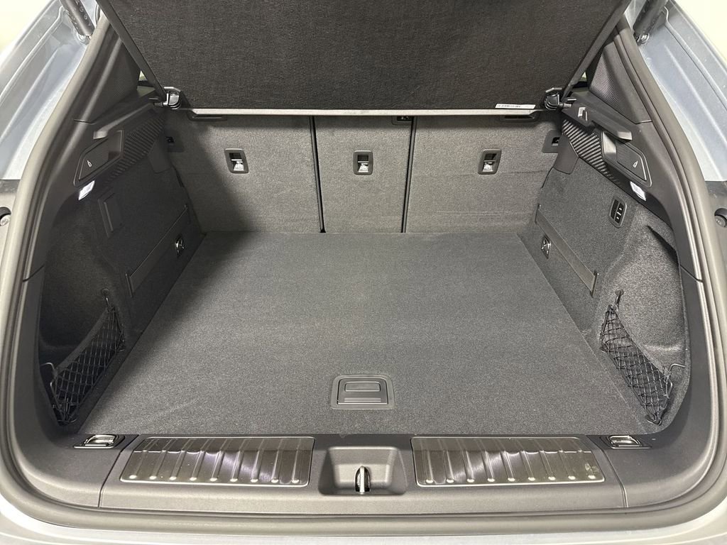 New 2026 Porsche Macan 4 Electric AWD/4WD image 21