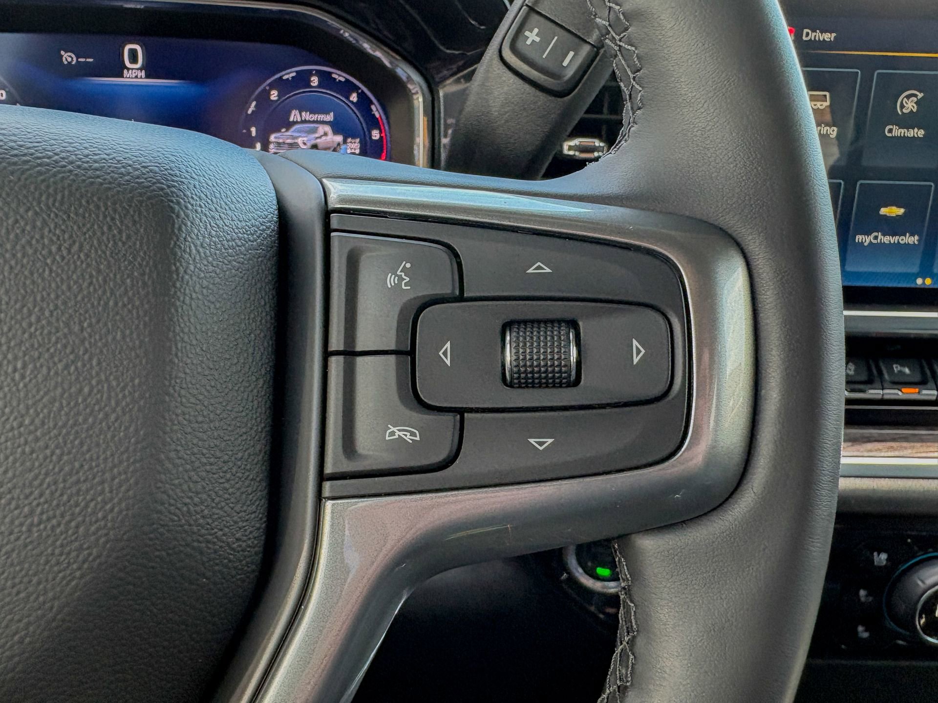 Used 2025 Chevrolet Silverado 2500 LTZ w/ LTZ Plus Package image 29