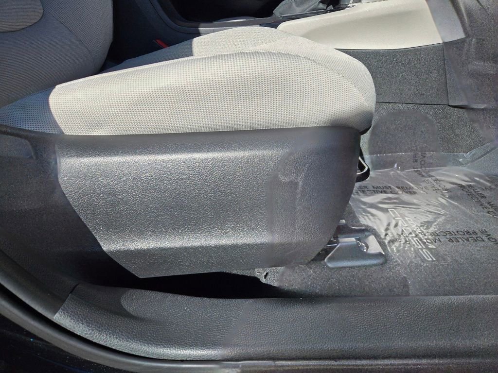 Used 2024 Toyota Corolla Cross L image 39