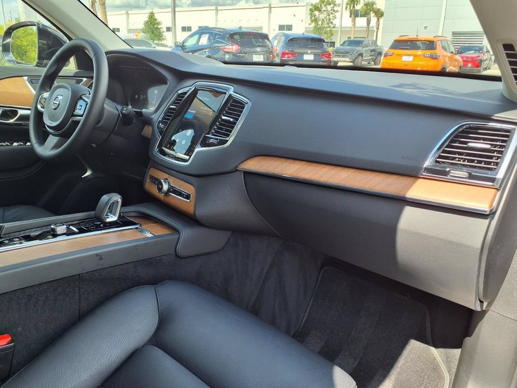 Used 2024 Volvo XC90 B6 Plus AWD/4WD image 10