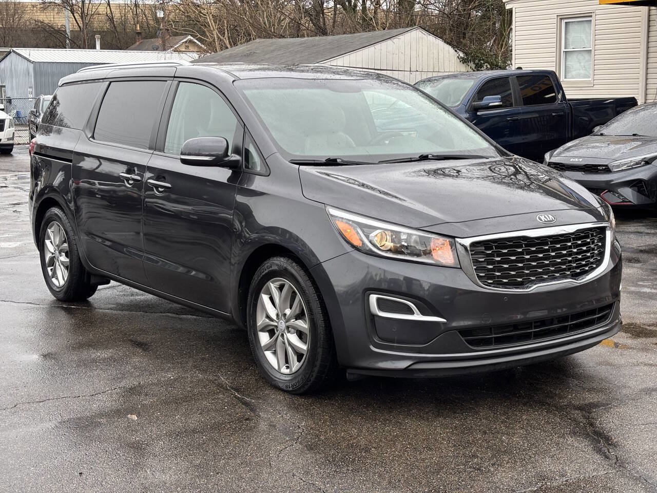 Used 2020 Kia Sedona EX image 2