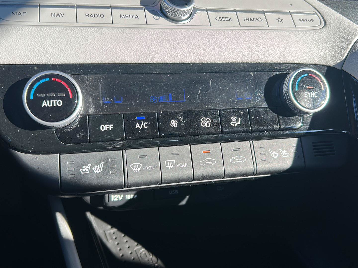 Certified 2023 Hyundai Elantra Limited FWD image 23