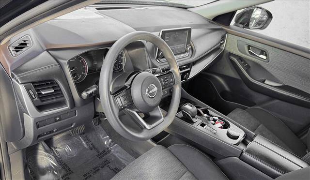 Used 2023 Nissan Rogue SV image 11