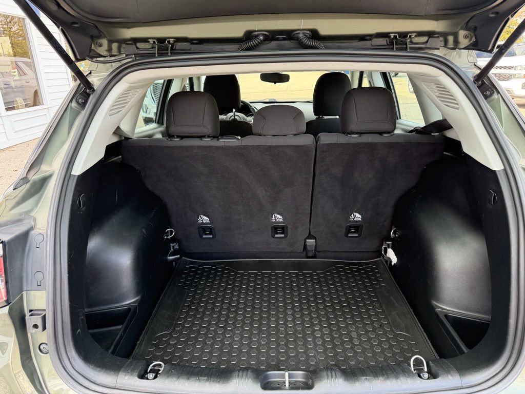 Used 2017 Jeep Compass Sport w/ Cold Weather Group image 9