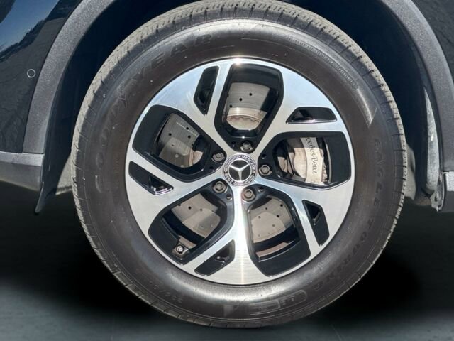 Used 2025 Mercedes-Benz GLC 350e 4MATIC image 35