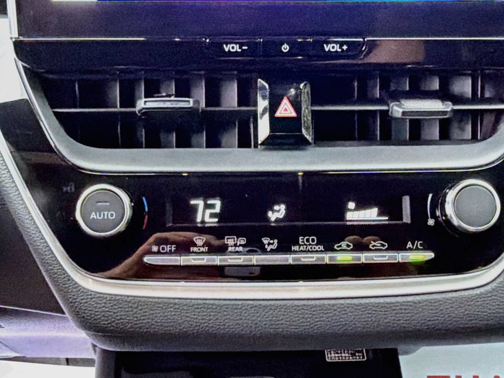 Used 2026 Toyota Corolla SE w/ SE Package FWD image 17