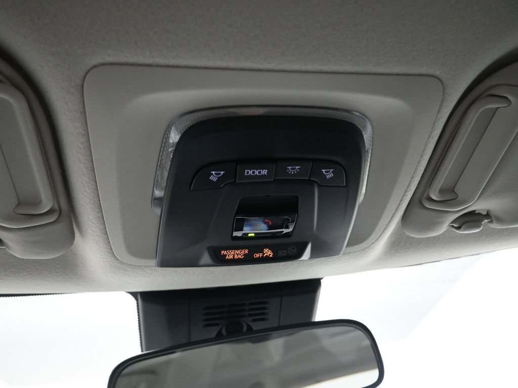 Used 2025 Toyota Corolla LE image 11