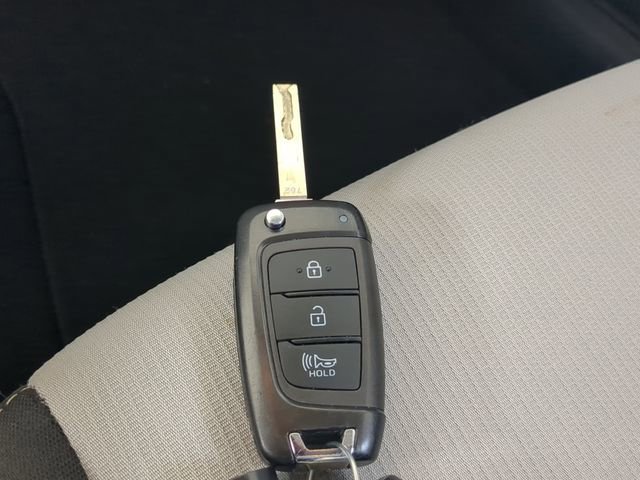 Certified 2023 Hyundai Venue SEL image 34